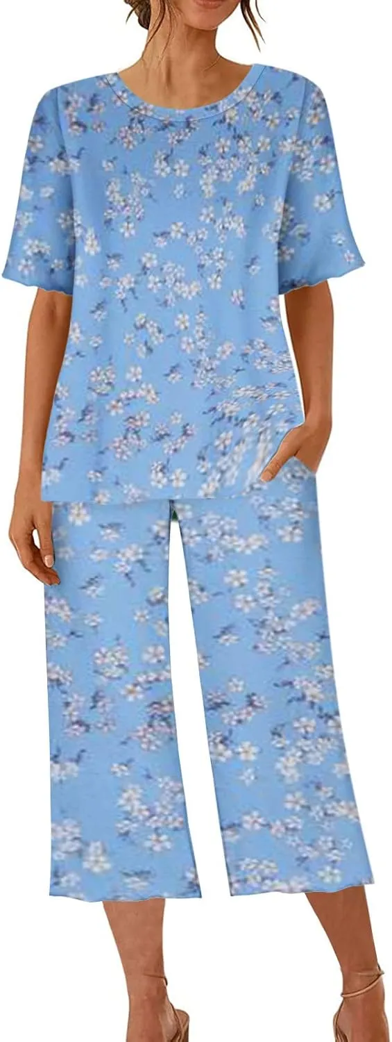 Floral Print Capris Pajamas for Women Summer Short Sleeve Sleepwear Top and Capri Pants 2 Piece Loungewear Sets with Pockets