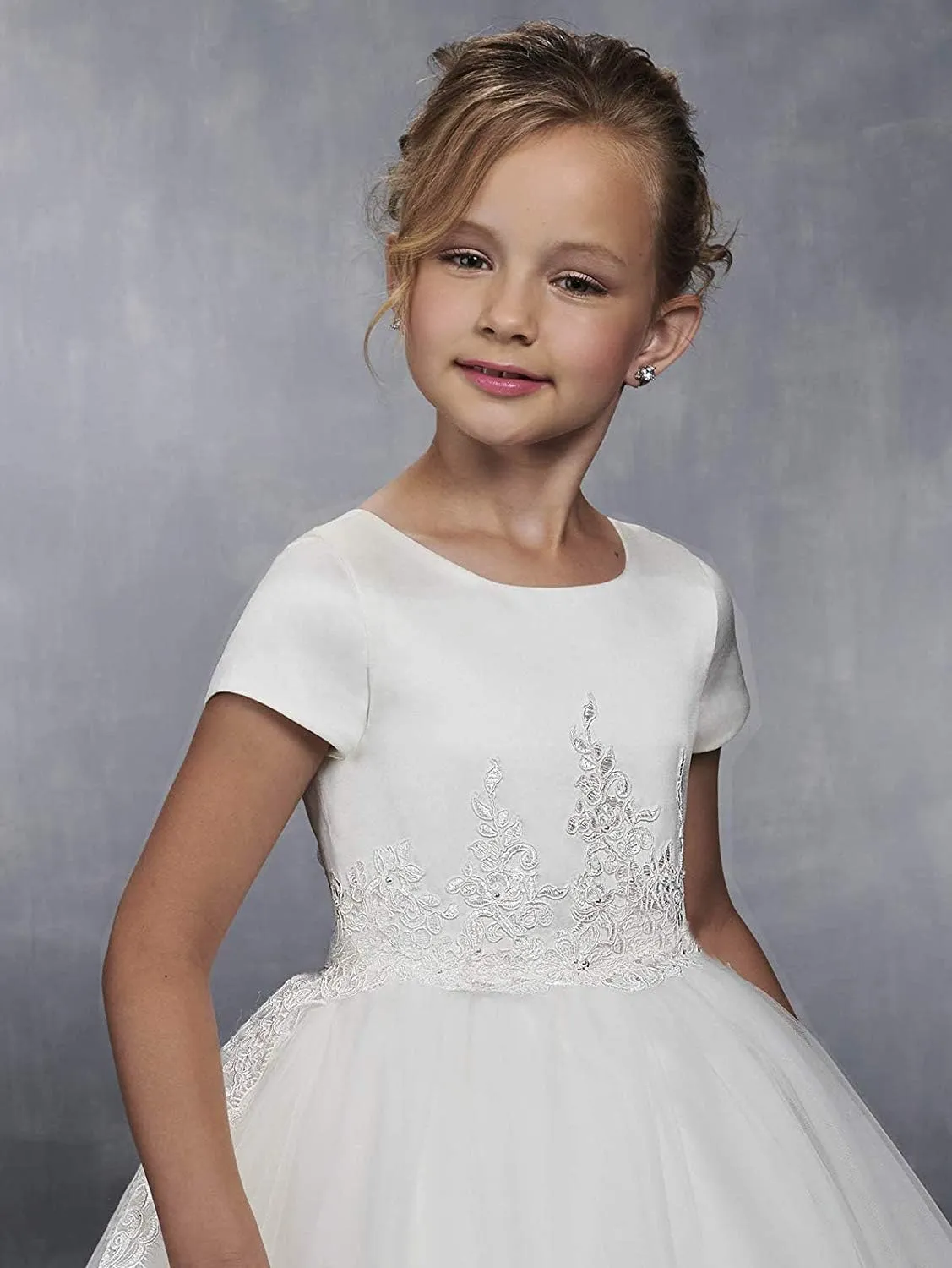 GZCYL White Short Sleeves Holy Communion Ball Gowns Princess Flower Girl Dress with Train Lace